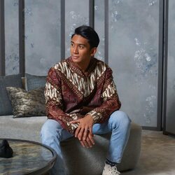 "The making of batik teaches us the art of process. I think that as a human being, especially at my current age, growth and process is an essential aspect in what we are doing. In order to fully achieve that, we’ve got to increase a sense of care & awareness to the surroundings.” – Daffa Wardhana

This month, Iwan Tirta Private Collection and Let's Share initiated the #BerjuangBersamaLetsshare . Through this program, percentage of the profits from each sale of the Iwan Tirta Private Collection fabric collection curated by Let's Share friends, will be proceed to support Let's Share social program.

Swipe left to see more collections.

This curated collection available at Iwan Tirta Home – Jl. Wijaya XIII No. 11A Jakarta and www.iwantirtabatik.com. Link on bio.

Daffa wears Iwan Tirta Private Collection x Jan Sober.

📍@savyavassa

#BerjuangBersamaLetsShare #BerjuangBersama #sdgs #sdg1